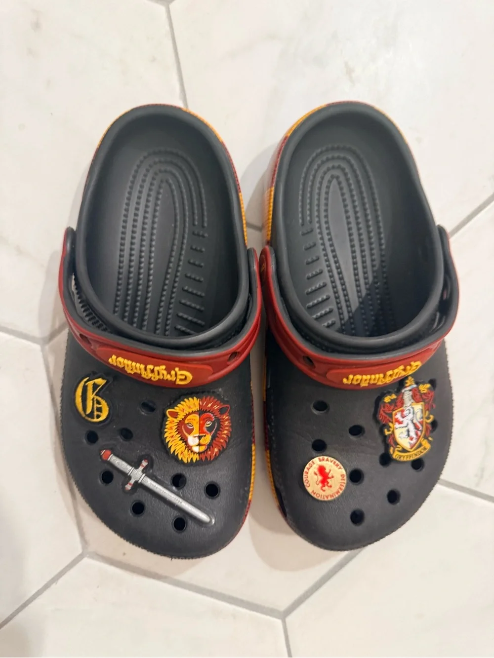 Crocs kids Black & Red Magical Gryffindor Clog Shoes j3